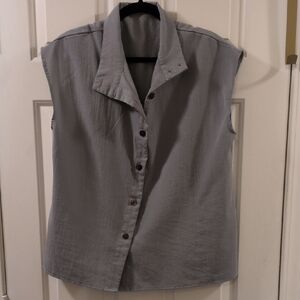 SHEIN Gray Crewneck Tee with Brand Tag